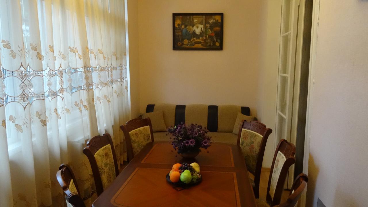 Apartment Vake-Saburtalo Tbilisi Exterior photo