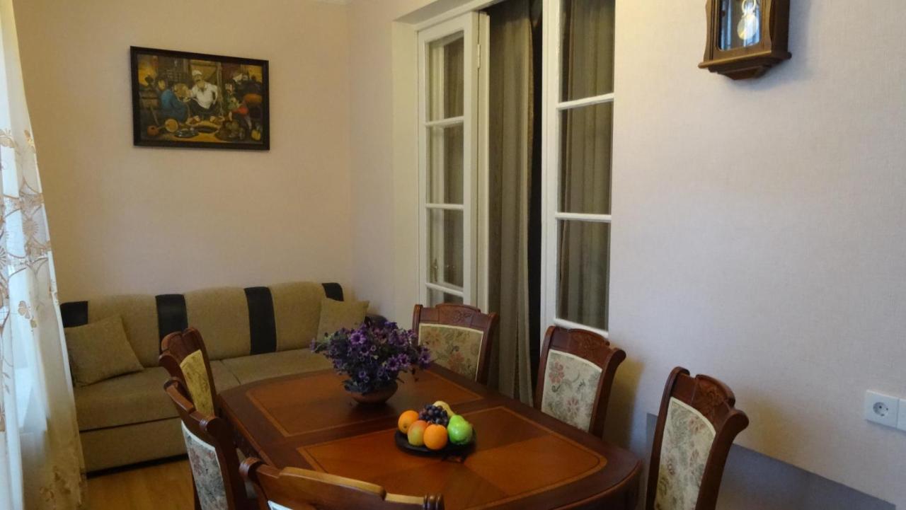 Apartment Vake-Saburtalo Tbilisi Exterior photo